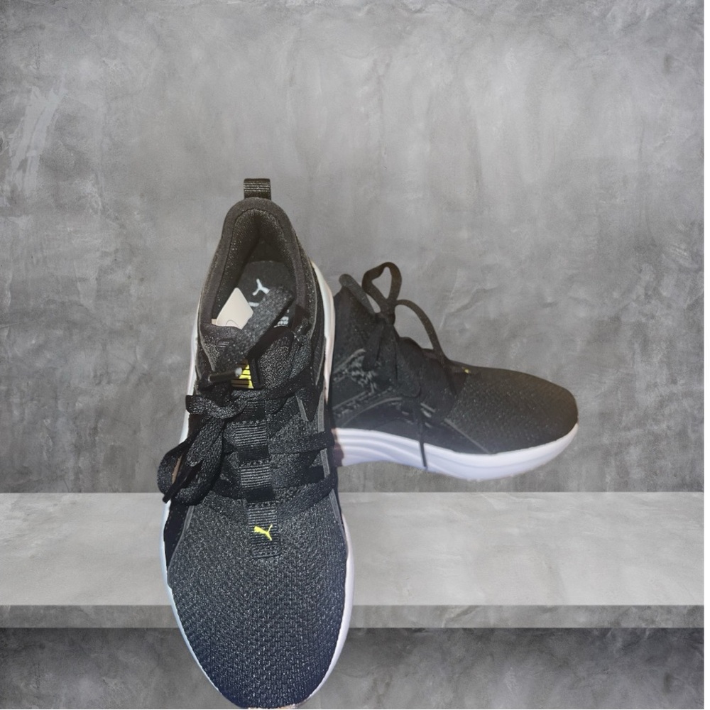 Kids puma sneakers